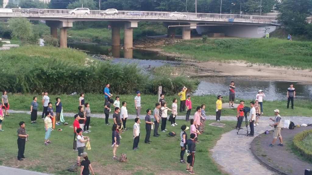 김응석이사 걷기행사.jpeg